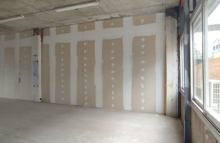 Location Hangar 113 m&sup2; — photo 5