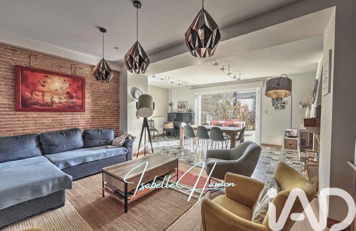 Vente Maison/villa 9 pièces — photo 2