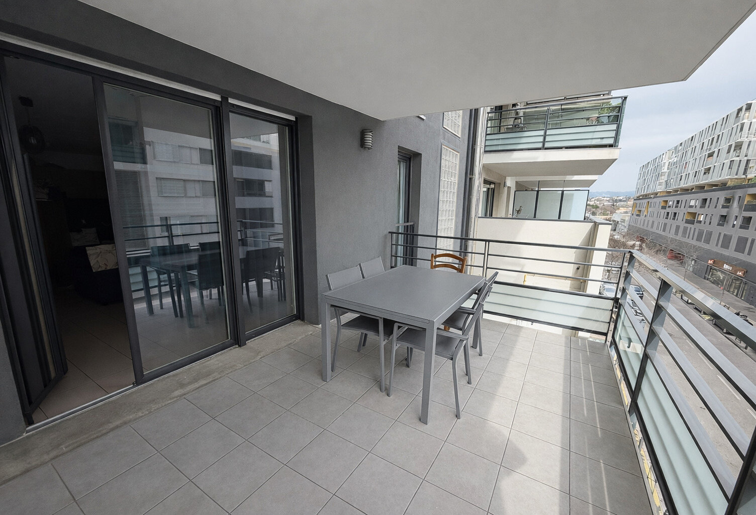 Spécial investisseur   T2 plus terrasse dans résidence services seniors 13010 Marseille — photo 1