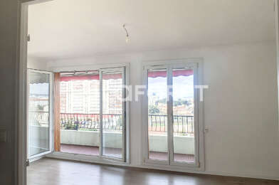 Appartement 3 pièces 827 €