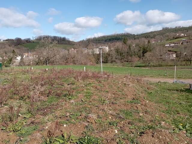 Terrain constructible viabilisé — photo du bien