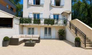 Maison 6 Pièces 205 m² à vendre à Saint-Genis-Pouilly (01630)