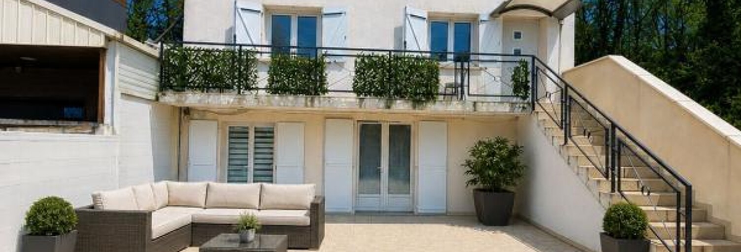 Maison 6 Pièces 205 m² à vendre à Saint-Genis-Pouilly (01630)