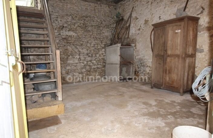 Donnemarie Dontilly, maison de ville avec jardin, 2 granges et garage — photo 3