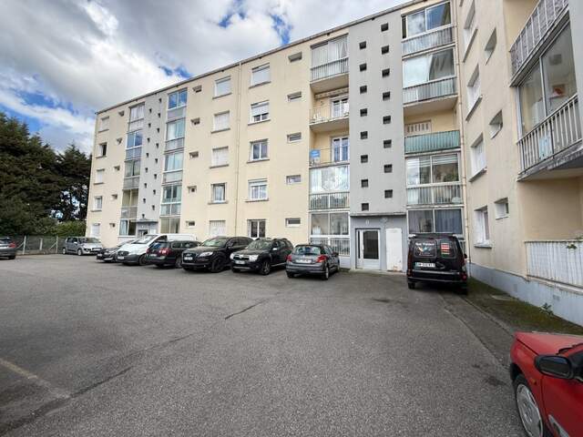 Appartement T4 à rénover — photo du bien