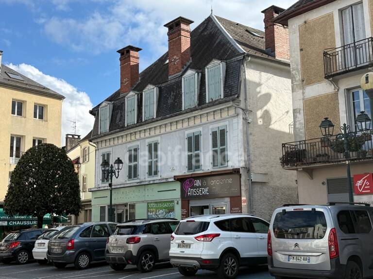 Immeuble à découper ou à rénover au cœur d'Argeles Gazost — photo 1