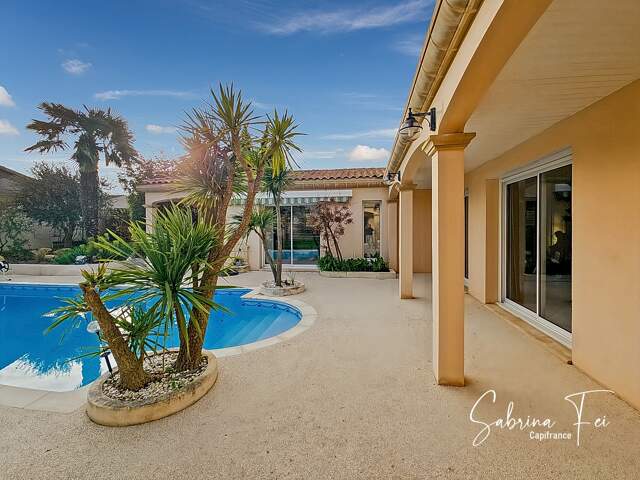 MAISON FAMILIALE DE PLUS DE 165 M² – QUARTIER RÉSIDENTIEL RECHERCHÉ – CALME ABSOLU – SANS VIS-À-VIS – EXPOSITION SUD – PISCINE — photo du bien