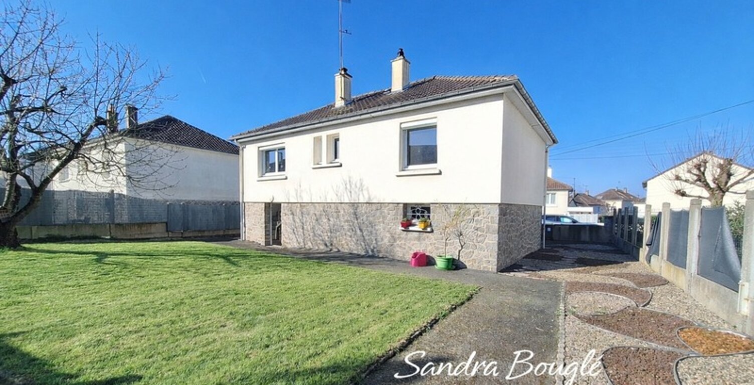 Maison à vendre 4 pièces LAVAL (53) — photo 1