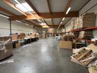 Dpt Rhône (69), à louer DECINES CHARPIEU Entrepots et Bureaux - Plain pied de 662M2, soit 522m2 d'entrepôt et 140m2 de bureaux — photo 2