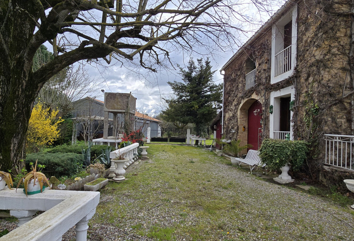 Domaine viticole 180 m² + dépendances + hangar – 6 754 m² – 15 min Carcassonne / Limoux — photo 1