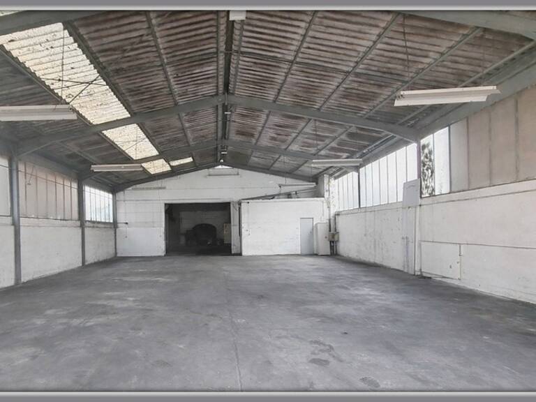Local à vendre MONSEMPRON LIBOS (47), LOCAL GARAGE 348m2 ( loué ) + appartement T3- idéal ARTISAN/INVESTISSEUR — photo 1