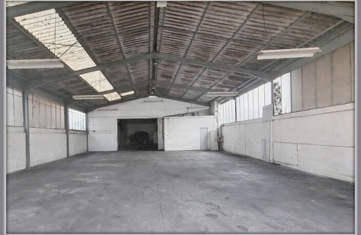 Local à vendre MONSEMPRON LIBOS (47), LOCAL GARAGE 348m2 ( loué ) + appartement T3- idéal ARTISAN/INVESTISSEUR, EXCELLENTE RENTABILITE — photo 2