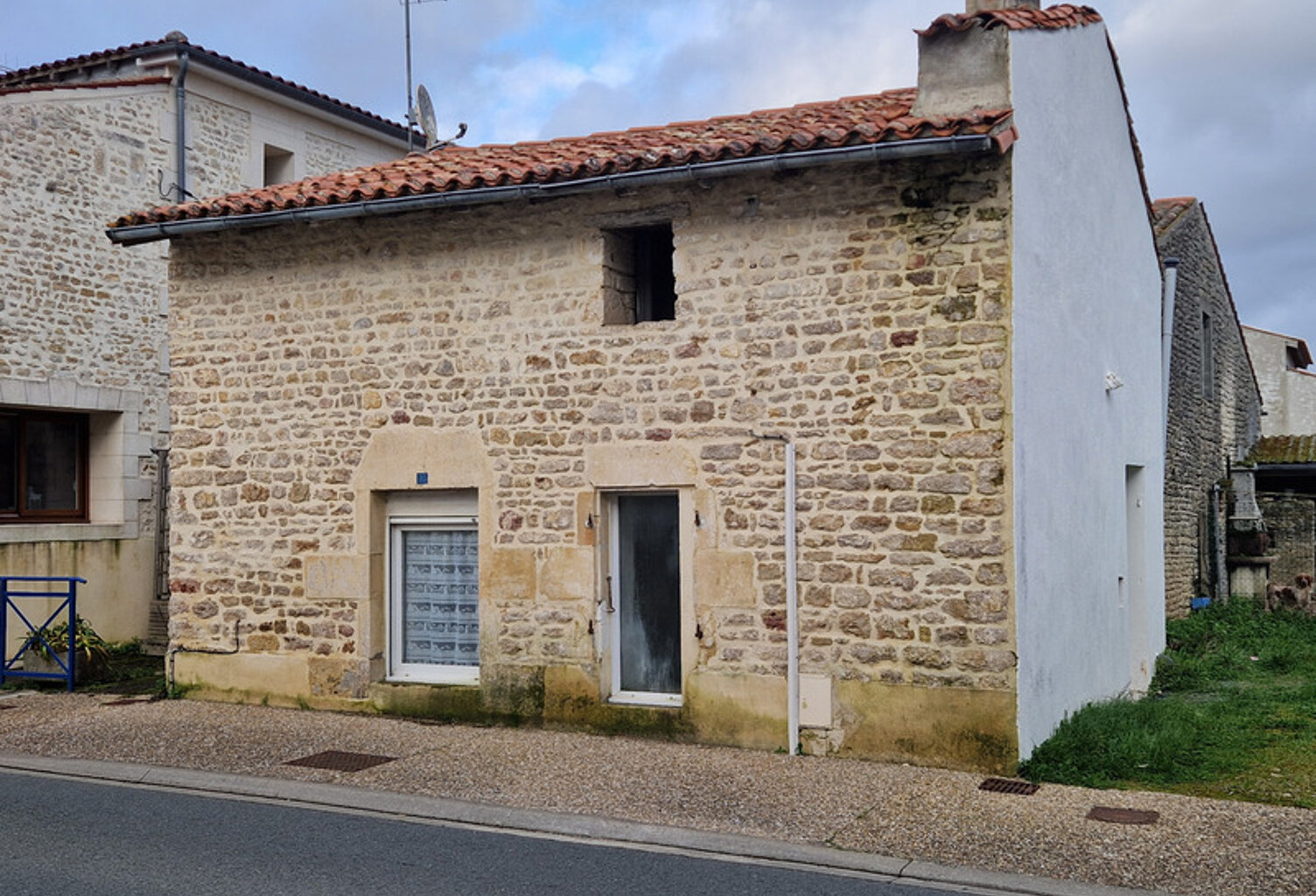 Maison à vendre 2 pièces LANDES (17) — photo 1