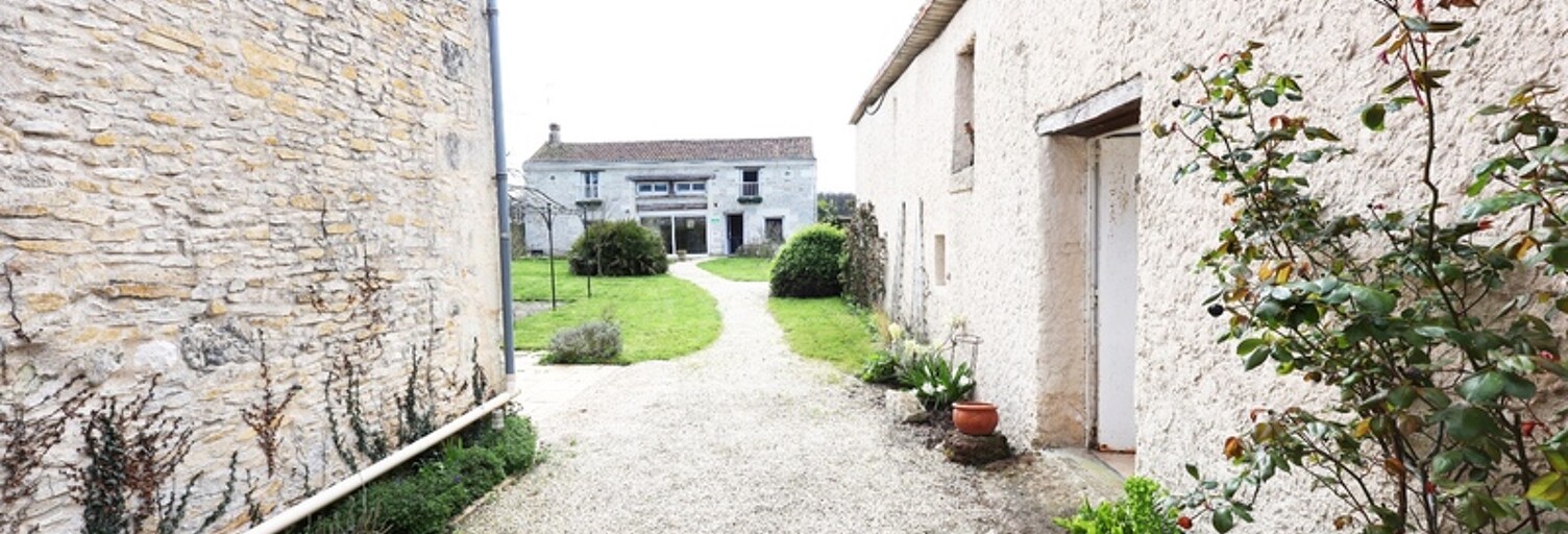 Maison 13 Pièces 305 m² à vendre à Bournand (86120)