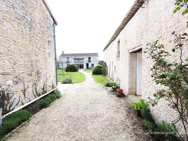 3 MAISONS, PISCINE & POTENTIEL TOURISTIQUE (gîte et maisons d'hôtes) – 1,5 HECTARE — photo du bien