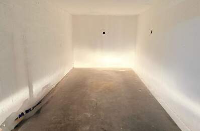Box fermé à vendre – Lyon 7ᵉ - QUARTIER DES GIRONDINS — photo du bien