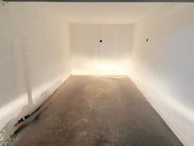 Box fermé à vendre – Lyon 7ᵉ - QUARTIER DES GIRONDINS — photo du bien