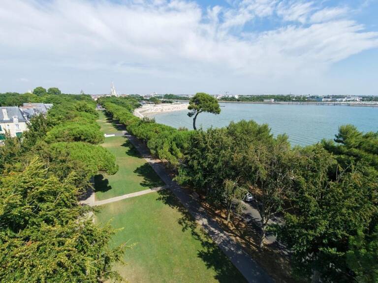 Exclusivité ORPI – La Rochelle, secteur prisé du Mail / La Genette — photo 1