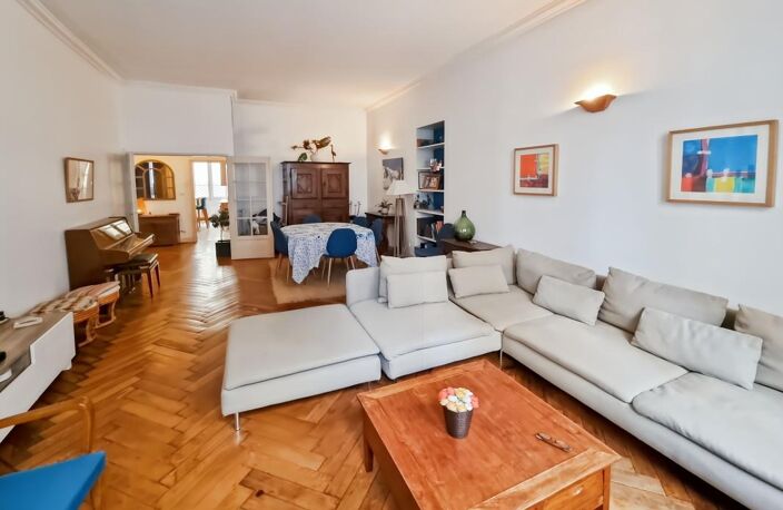 COMME UNE MAISON FAMILIALE AU CŒUR DU 6E ARRONDISSEMENT — photo 4