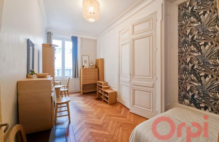 COMME UNE MAISON FAMILIALE AU CŒUR DU 6E ARRONDISSEMENT — photo 5