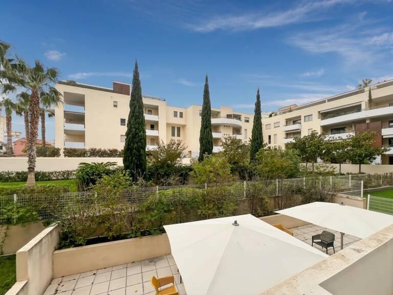 VENTE APPARTEMENT AVEC TERRASSE ET PARKING 32M² - INVESTISSEMENT LMNP SOUS BAIL COMMERCIAL — photo 1