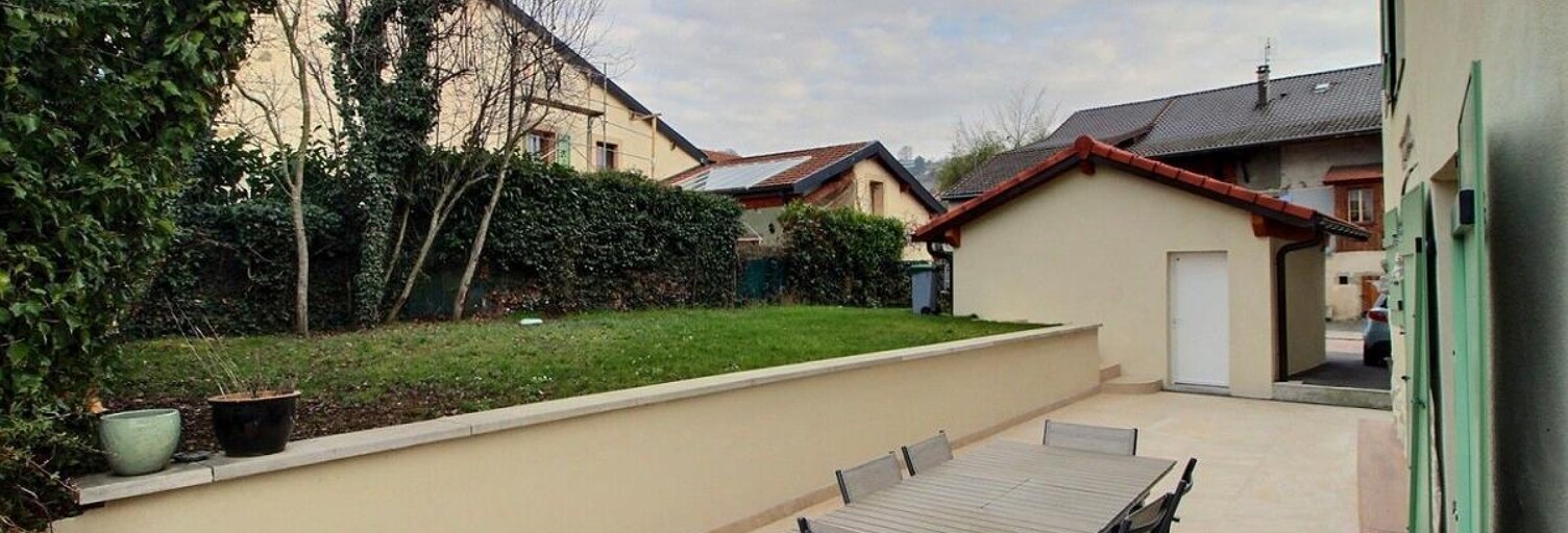 Maison 5 Pièces 98 m² à louer à Douvaine (74140)