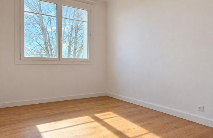 Appartement T2 bis cave parking libre — photo 5