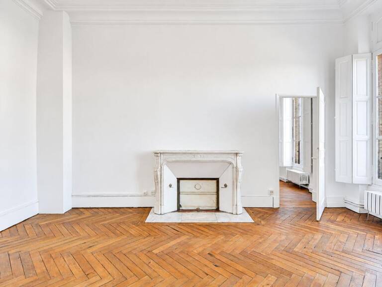 Toulouse Jean-Jaures Wilson Appartement T4 dans immeuble de caractère avec balcon — photo 1
