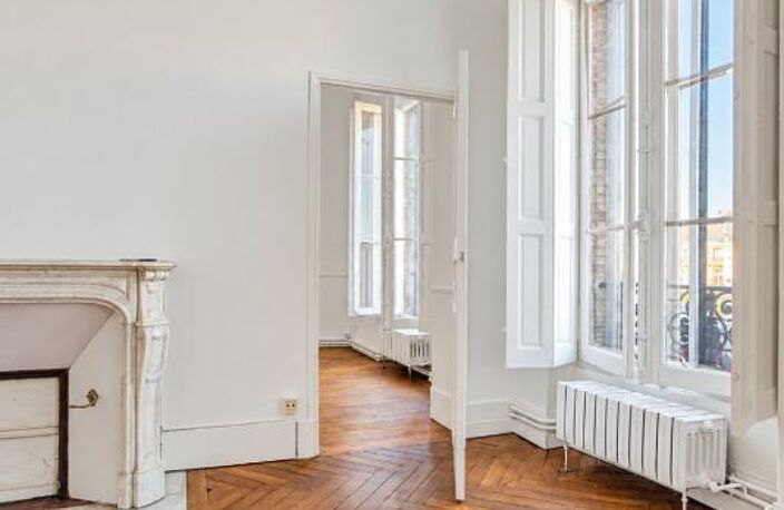 Toulouse Jean-Jaures Wilson Appartement T4 dans immeuble de caractère avec balcon — photo 3
