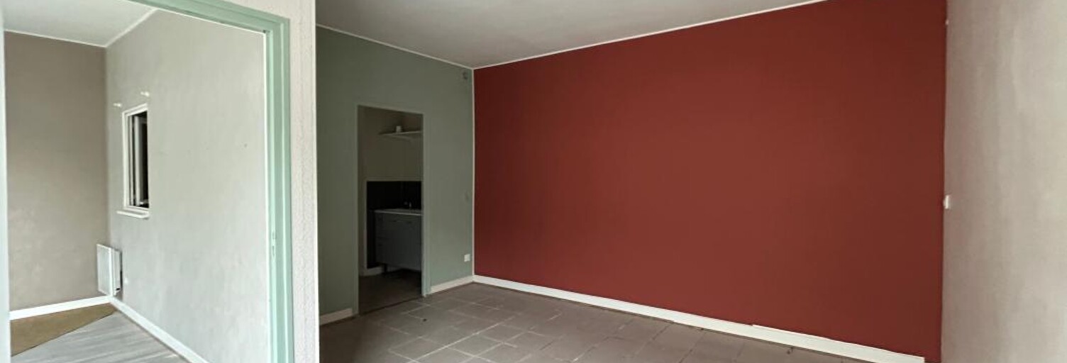 Commerce  33 m² à louer à Saujon (17600)