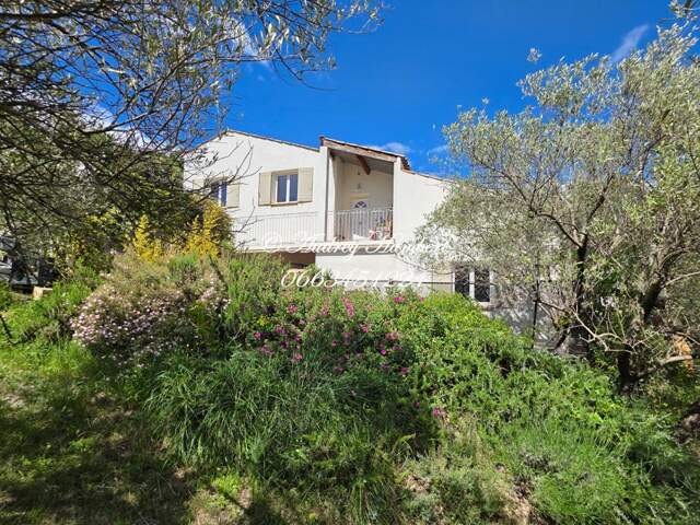 Villeneuve , Maison de charme, 156 m²  avec vue panoramique et piscine sur 1000 m² plantés d'oliviers — photo du bien