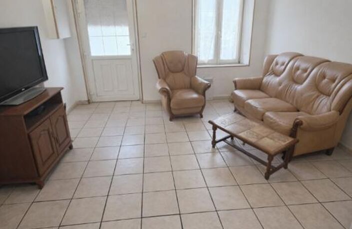 Maison avec garage et cour ? Idéal investissement locatif ? Rentabilité 11,2 % — photo 2