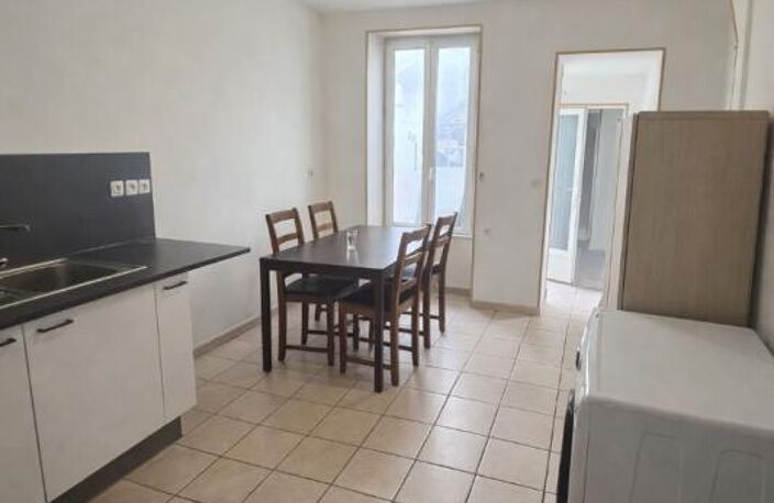 Maison avec garage et cour ? Idéal investissement locatif ? Rentabilité 11,2 % — photo 3