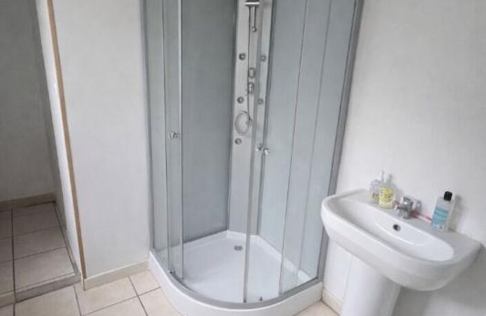 Maison avec garage et cour ? Idéal investissement locatif ? Rentabilité 11,2 % — photo 4