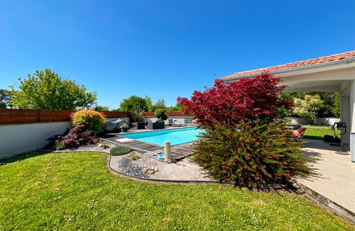 Maison familiale 150 m² - 4 chambres - Piscine - Garage - Ambarès — photo 2