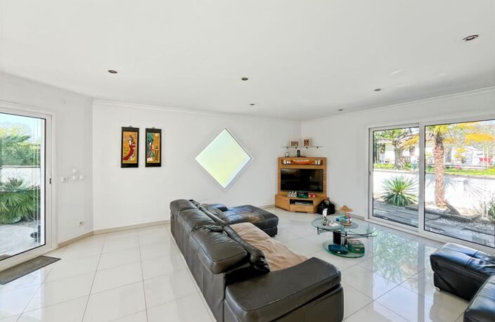 Maison familiale 150 m² - 4 chambres - Piscine - Garage - Ambarès — photo 3