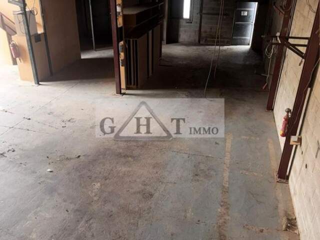 ENTREPOT BUREAUX 323 M2 A LOUER CHENNEVIERES SUR MARNE — photo du bien