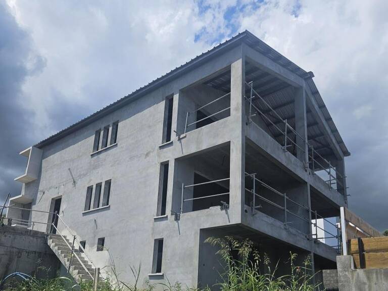 ETANG-SALE-LES HAUTS - VENTE APPARTEMENT T4 NEUF - SUPERBE VUE — photo 1