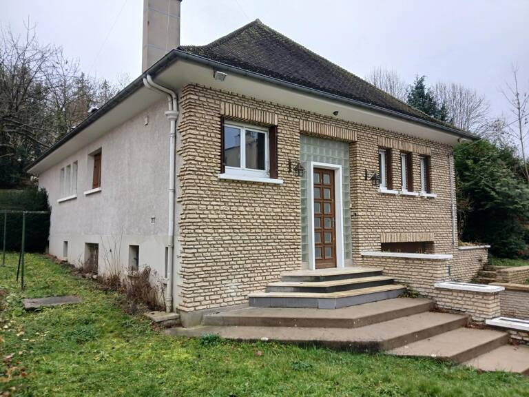 Evreux ,5mn de la gare et du centre ville belle maison 6 chambres sur sous sol — photo 1