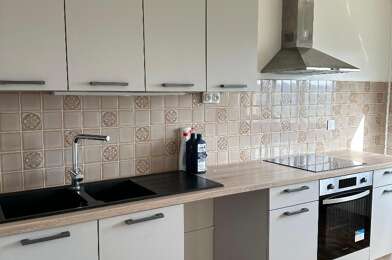 Appartement 3 pièces 810 €