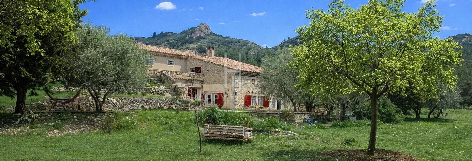 Maison 8 Pièces 250 m² à vendre à Eygalières (13810)