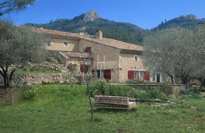Mas en pierre Eygalières sur 3 hectares — photo 2