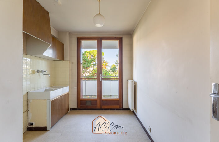 Charmant T2 de 51.96m2 avec grand balcon + cave & parking pr — photo 2