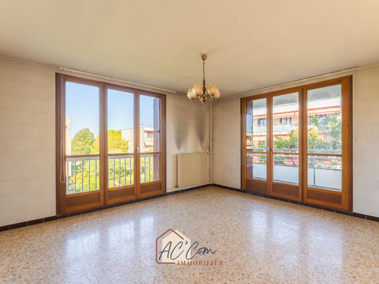 Charmant T2 de 51.96m2 avec grand balcon + cave & parking pr — photo 1