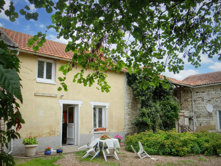 VIENNE / INDRE ET LOIRE - MAISON EN PIERRE — photo 1