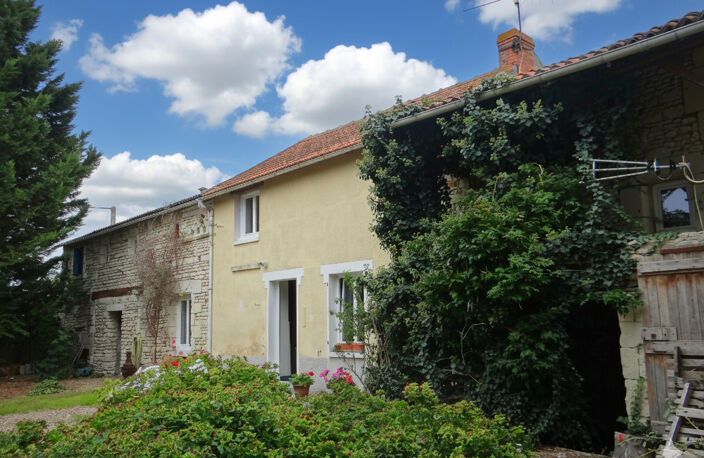 VIENNE / INDRE ET LOIRE - MAISON EN PIERRE — photo 2