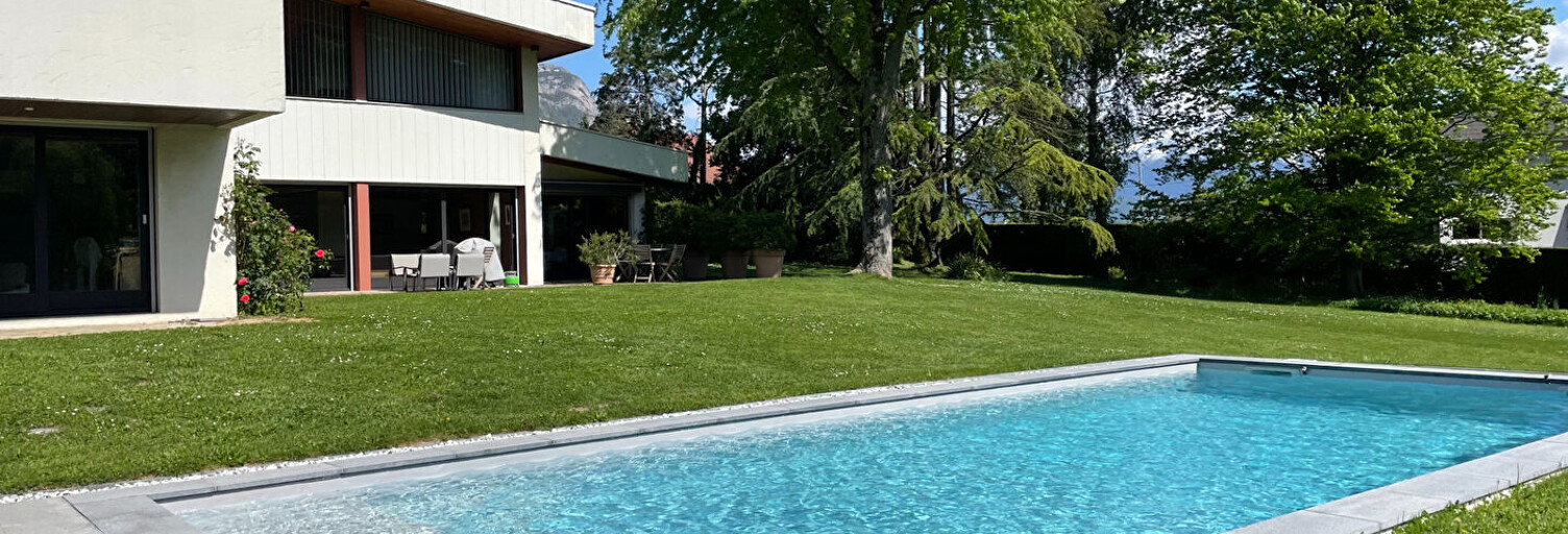 Maison 10 Pièces 343 m² à vendre à Chambéry (73000)