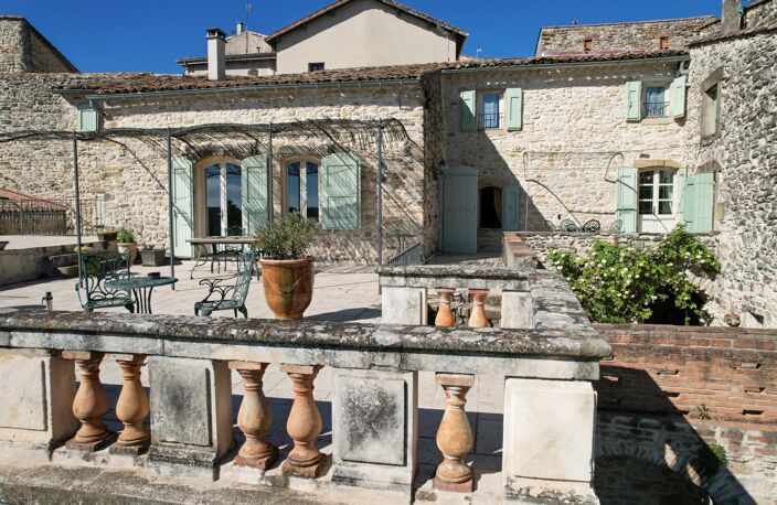 Superbe propriété de village, vue dégagée, jardin et piscine — photo 4