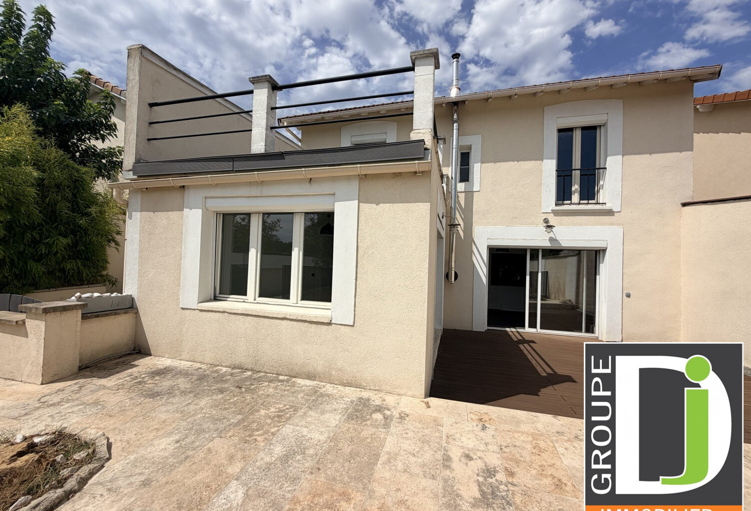 Maison de charme à vendre à Bourg-les-Valence, avec piscine — photo 1