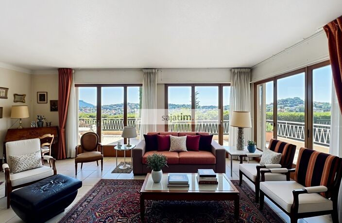 SPACIEUSE VILLA de 190 m² SIX FOURS LES PLAGES — photo 2